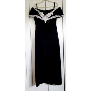 Elegant Black and White Off-Shoulder Maxi Dress